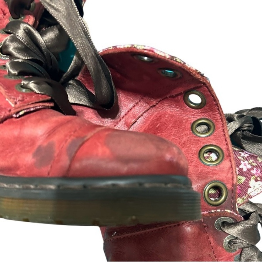 Dr. Martens, Triumphant Boots with Floral Fold-Over - Picture 6 of 12